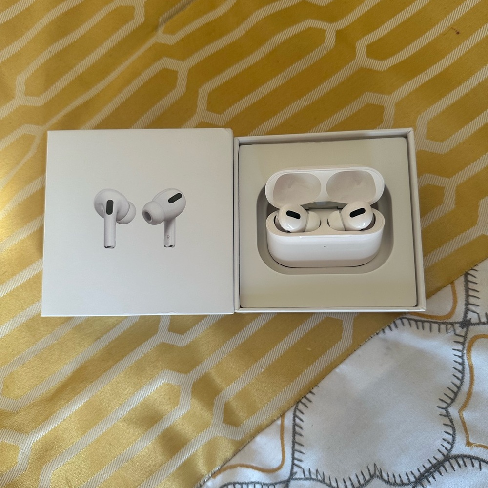 *Sealed* Airpods Pro - Picture 7 of 9